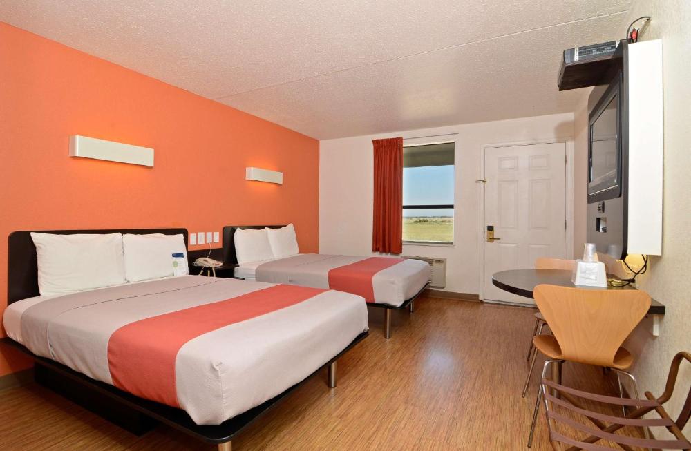 Quadruple Room - Non-Smoking interior